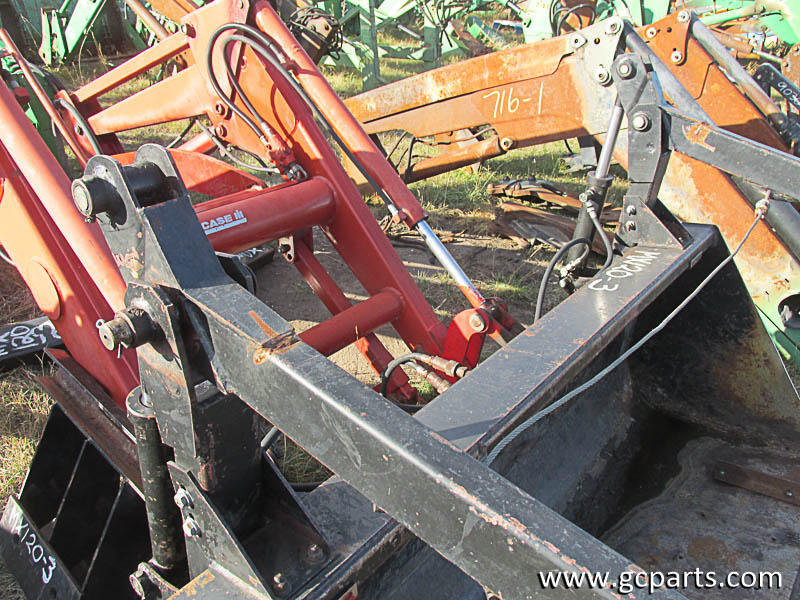 L300 LOADER 7FT BUCKET W/ GRAPPLE